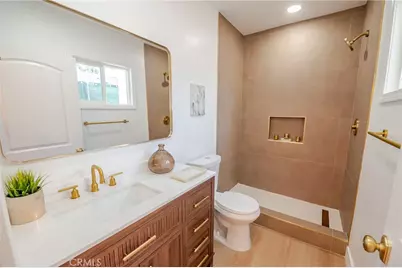 2391 Fashion Ave, Long Beach, CA 90810 - Photo 23