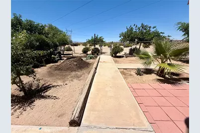 12583 Sierra, Victorville, CA 92392 - Photo 5