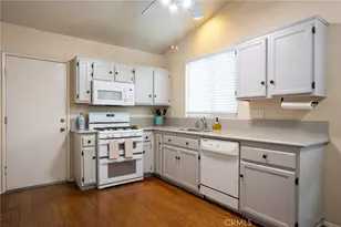 7725 Stoney Creek Ct, Highland, CA 92346 - Photo 11
