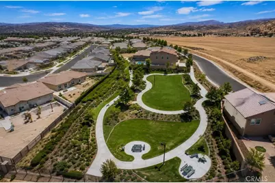 570 Farmstead, Hemet, CA 92543 - Photo 39