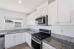 570 Farmstead, Hemet, CA 92543 - Photo 13