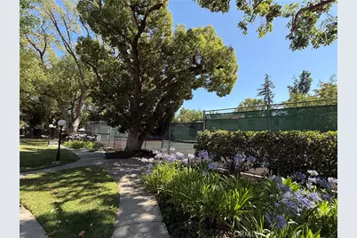 586 N Orange Grove, Pasadena, CA 91103 - Photo 17