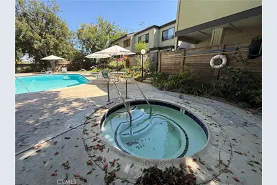 586 N Orange Grove, Pasadena, CA 91103 - Photo 11