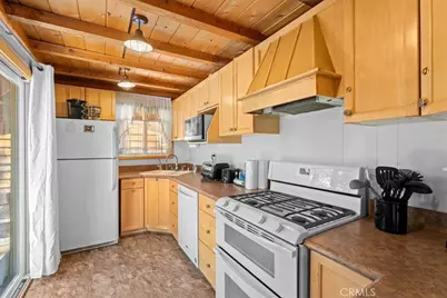 42929 Encino, Big Bear Lake, CA 92315 - Photo 13