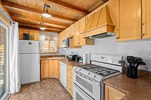 42929 Encino, Big Bear Lake, CA 92315 - Photo 13