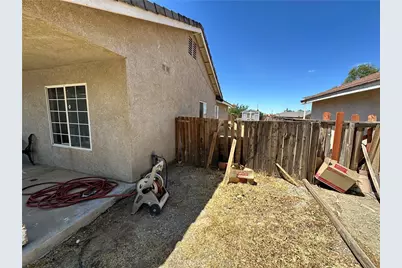 11796 Begonia, Adelanto, CA 92301 - Photo 15