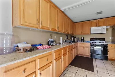 11385 Cedar Avenue, Bloomington, CA 92316 - Photo 31