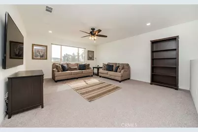 32813 Oakland, Winchester, CA 92596 - Photo 17