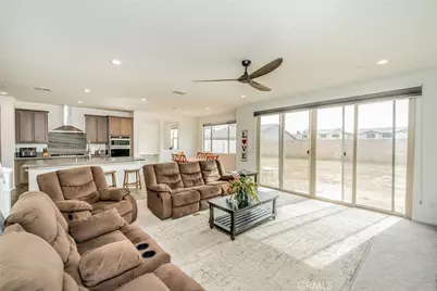 32813 Oakland, Winchester, CA 92596 - Photo 9