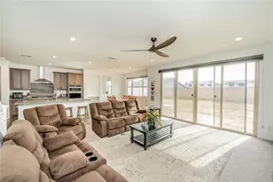 32813 Oakland, Winchester, CA 92596 - Photo 9