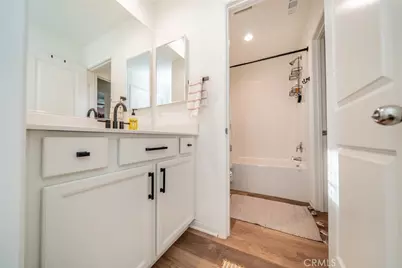 32813 Oakland, Winchester, CA 92596 - Photo 27
