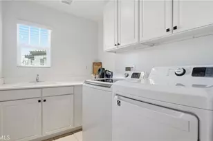 6067 Cone Peak, Fontana, CA 92336 - Photo 37