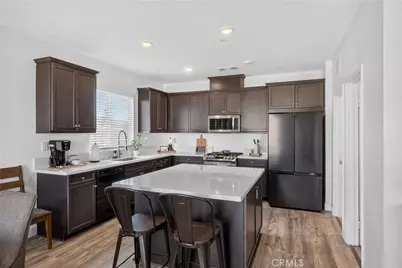 15826 Wyburn Lane, Victorville, CA 92394 - Photo 7