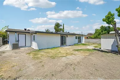 902 E Olive Street, Pomona, CA 91766 - Photo 23