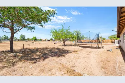 15939 Mojave, Hesperia, CA 92345 - Photo 13