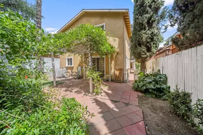 1419 El Sereno, Pasadena, CA 91103 - Photo 23