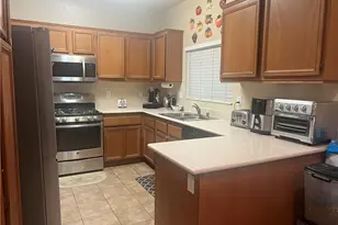 15993 Carmelia Dr, Victorville, CA 92394 - Photo 3