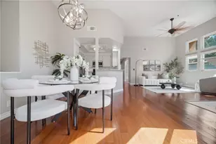 8 Magellan Aisle, Irvine, CA 92620 - Photo 5