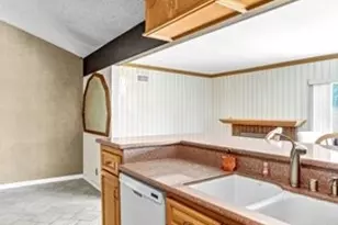 610 W Edith Ann Dr, Azusa, CA 91702 - Photo 9