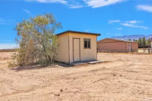 10055 Baker Rd, Lucerne Valley, CA 92356 - Photo 43