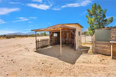 10055 Baker Rd, Lucerne Valley, CA 92356 - Photo 19