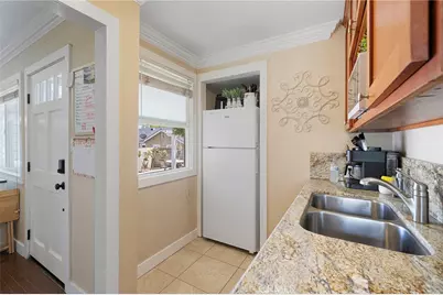 560 N 2nd Avenue, Upland, CA 91786 - Photo 43
