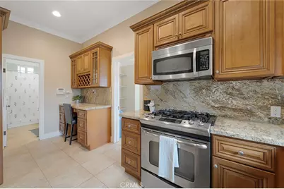560 N 2nd Avenue, Upland, CA 91786 - Photo 19