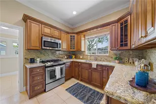 560 N 2nd Ave, Upland, CA 91786 - Photo 17