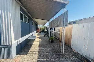 46 Roud Table Dr, Riverside, CA 92507 - Photo 15