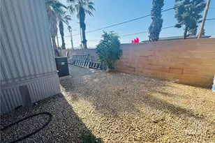 46 Roud Table Dr, Riverside, CA 92507 - Photo 19