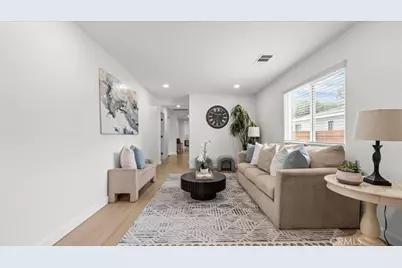 2409 Pepperwood Avenue, Long Beach, CA 90815 - Photo 17
