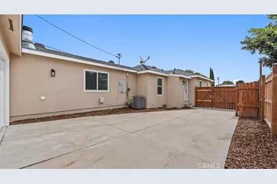 2409 Pepperwood Avenue, Long Beach, CA 90815 - Photo 35