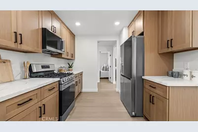 2409 Pepperwood Avenue, Long Beach, CA 90815 - Photo 11