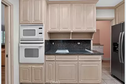 6150 Buckingham Parkway #110, Culver City, CA 90230 - Photo 3
