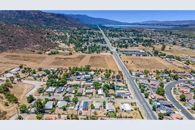 33060 Robert, Wildomar, CA 92595 - Photo 17