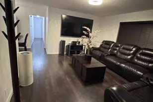 527 W 93rd, Los Angeles, CA 90044 - Photo 1