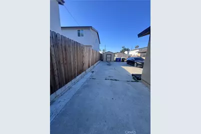 527 W 93rd, Los Angeles, CA 90044 - Photo 3