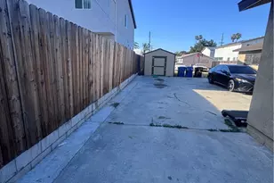 527 W 93rd, Los Angeles, CA 90044 - Photo 3