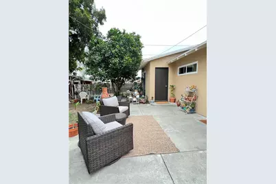 558 E Bonnie Brae Court, Ontario, CA 91764 - Photo 17