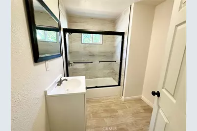 4207 S Van Ness Avenue, Los Angeles, CA 90062 - Photo 23