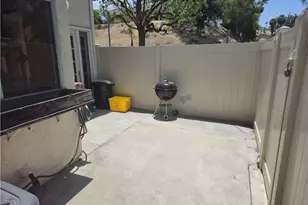 2205 Cahuilla St, Colton, CA 92324 - Photo 7