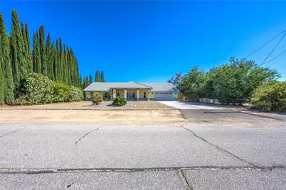 16403 El Centro Street, Hesperia, CA 92345 - Photo 3