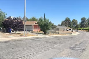 14185 Burning Tree, Victorville, CA 92395 - Photo 3