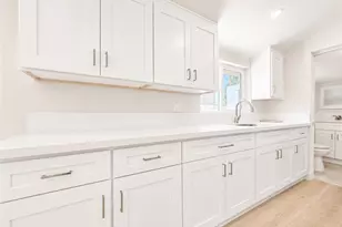1975 5th St, La Verne, CA 91750 - Photo 17