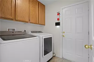 17557 Caprice Way, Victorville, CA 92395 - Photo 15
