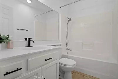 17557 Caprice Way, Victorville, CA 92395 - Photo 19
