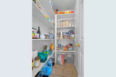 17557 Caprice Way, Victorville, CA 92395 - Photo 15