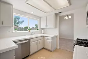 28477 Merridy Ave, Highland, CA 92346 - Photo 5