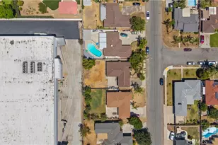 19026 Grove Pl, Bloomington, CA 92316 - Photo 33