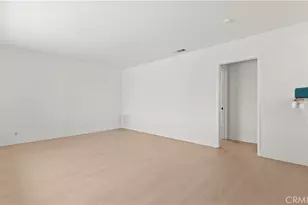 19026 Grove Pl, Bloomington, CA 92316 - Photo 17